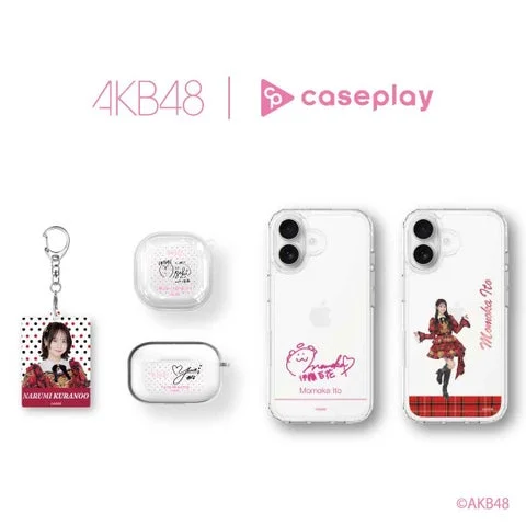AKB48メンバーのアーティスト写真とサインがデザインされたスマホケース、イヤホンケース、キーホルダ
