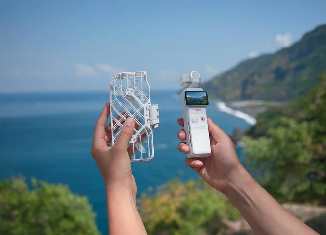 手持ちのHOVERAir VERSAとフライトウィングのパーツ