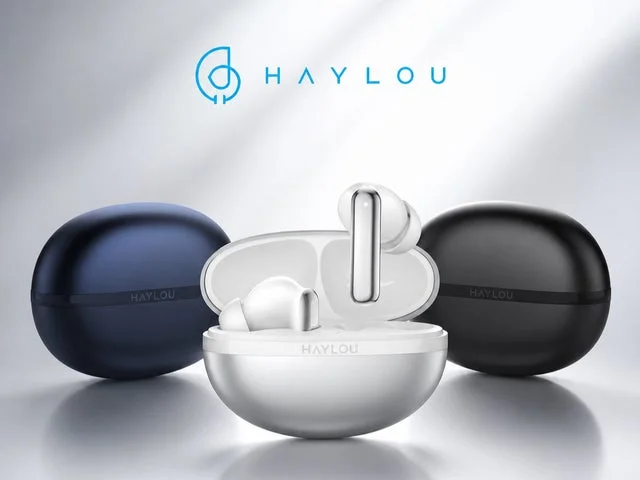 Flowbuds N50のブラック、ホワイト、シルバーの3色展開を示す製品全体画像