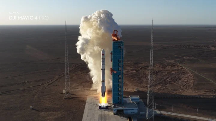 朱雀3型ロケットの打ち上げシーン