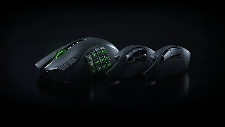 3種類のサイドプレートを並べたRazer Naga V3 Proゲーミングマウス