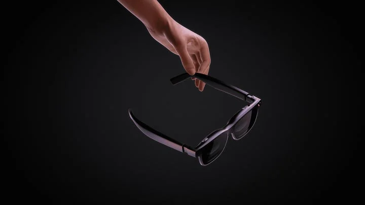 手で持たれたVITURE Pro 2 XRグラス