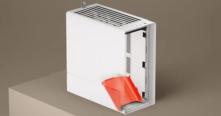 内部のシュラウドに傾斜が設けられたPCケースの構造