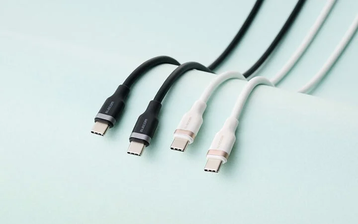 ブラックとホワイトのUSB Type-Cケーブルのコネクター部