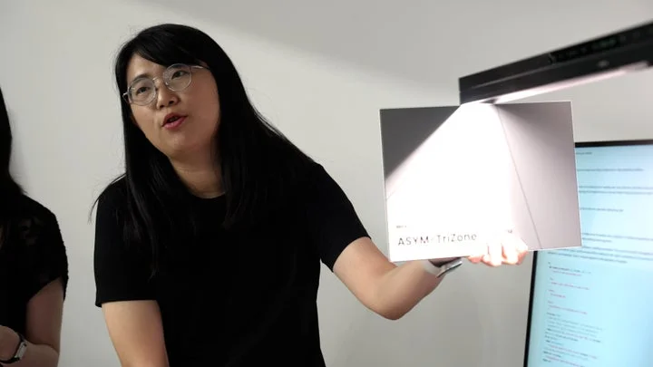 ASYM-TriZone Light技術を解説するデモンストレーション。