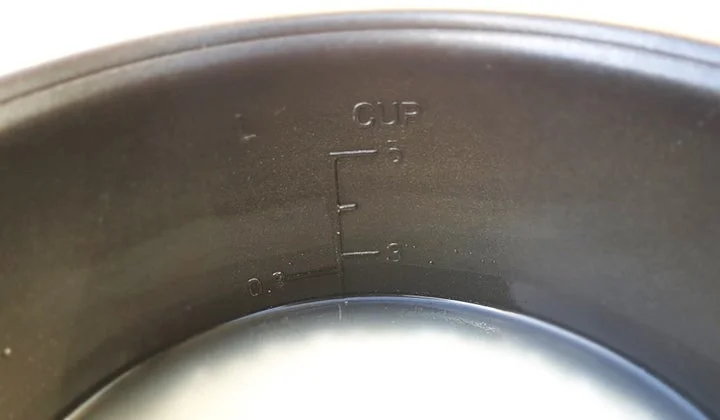 炊飯器の内釜にある水位線（メモリ）