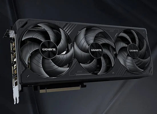 RTX 5080のWINDFORCE冷却システムを搭載した正面外観