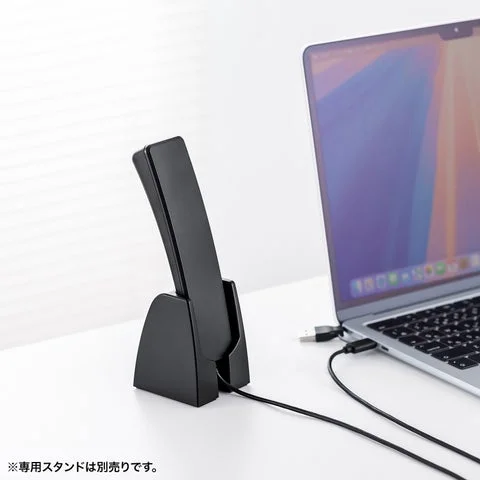 ノートPCの横に置かれたスタンドとハンドセット