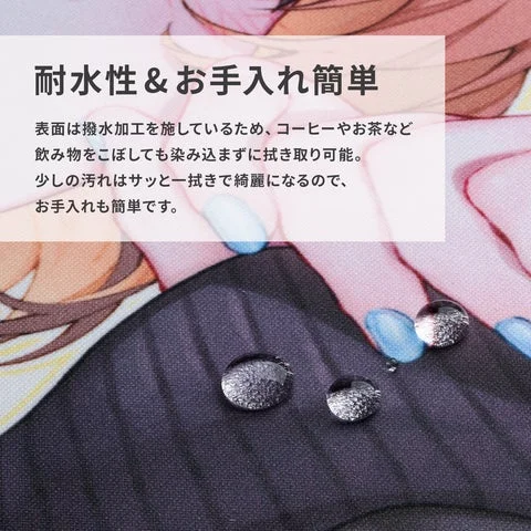 マウスパッド表面の撥水性能を示す水滴
