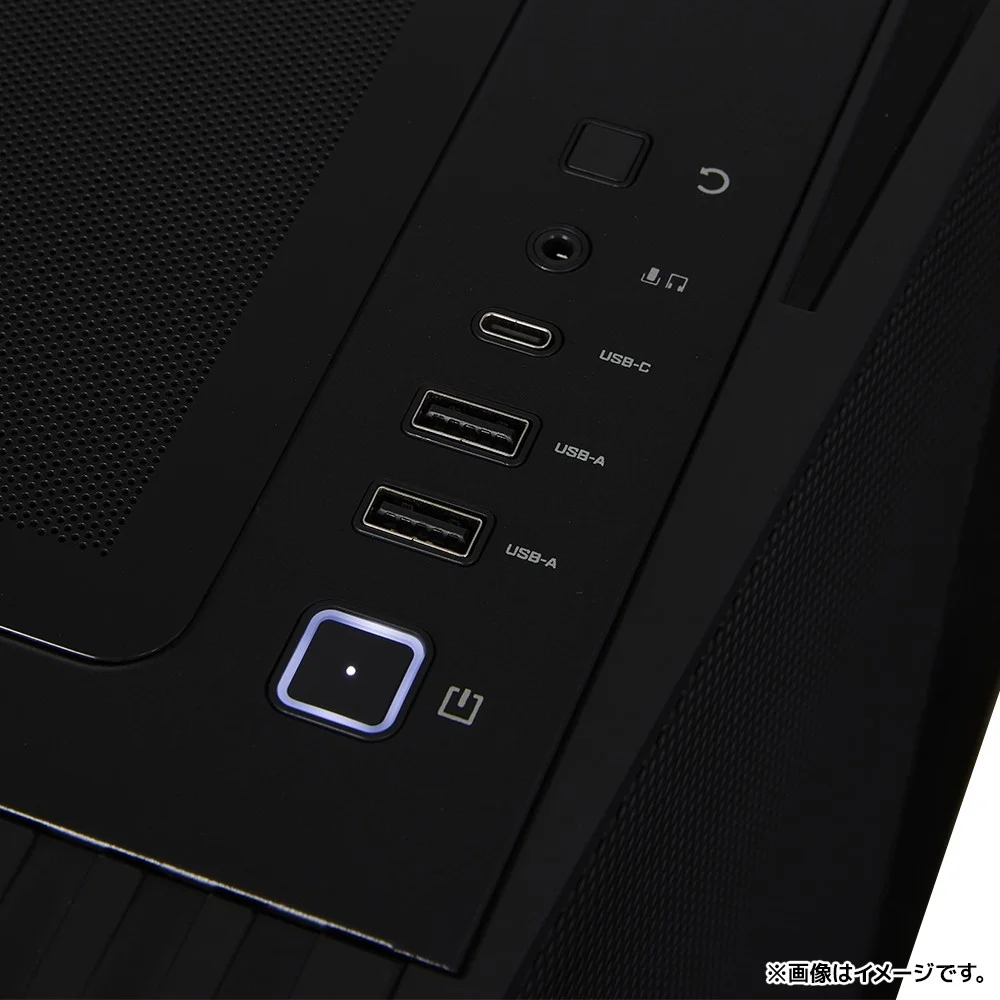 PCケース上部のUSBポート、ヘッドホン端子、電源ボタン