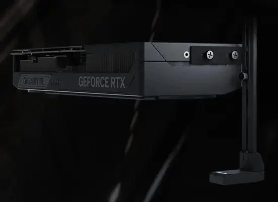 GeForce RTX 5080に付属するVGAホルダー
