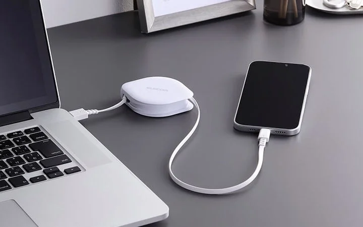 ノートパソコンとスマートフォン間のデータ転送イメージ