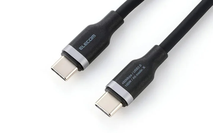 仕様が印字されたUSB Type-Cケーブルのコネクター部