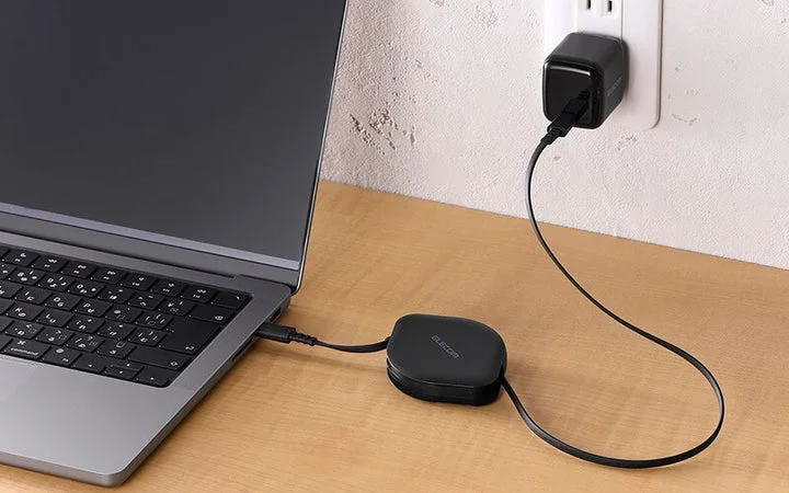 ノートパソコンの充電に使用している様子