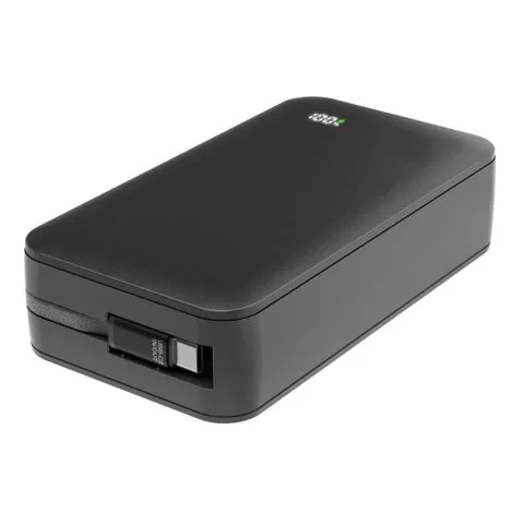 ブラックカラーの準固体電池モバイルバッテリー（20000mAh）本体の斜めからの外観