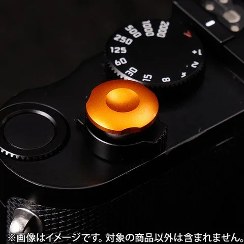 装着されたオレンジ色の小丸ソフトレリーズボタン