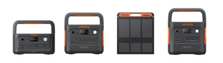 並べられた3種類のJackeryポータブル電源とソーラーパネル
