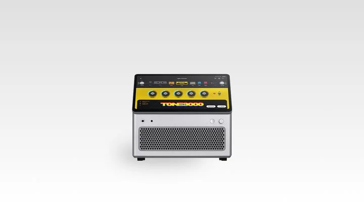 TONE3000と表示されたLAVA STUDIOの正面図