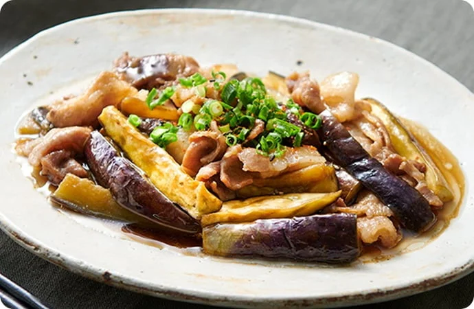 10分以内に調理された豚肉となすの中華風炒め