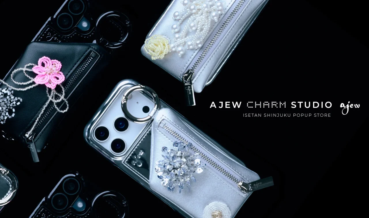 AJEW CHARM STUDIOのスマホケースとパーツの集合写真