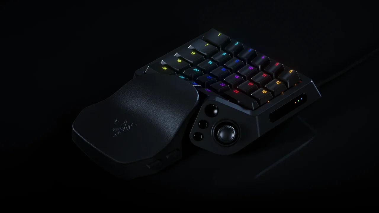 Razer Tartarus V2 Proの本体とリストレスト