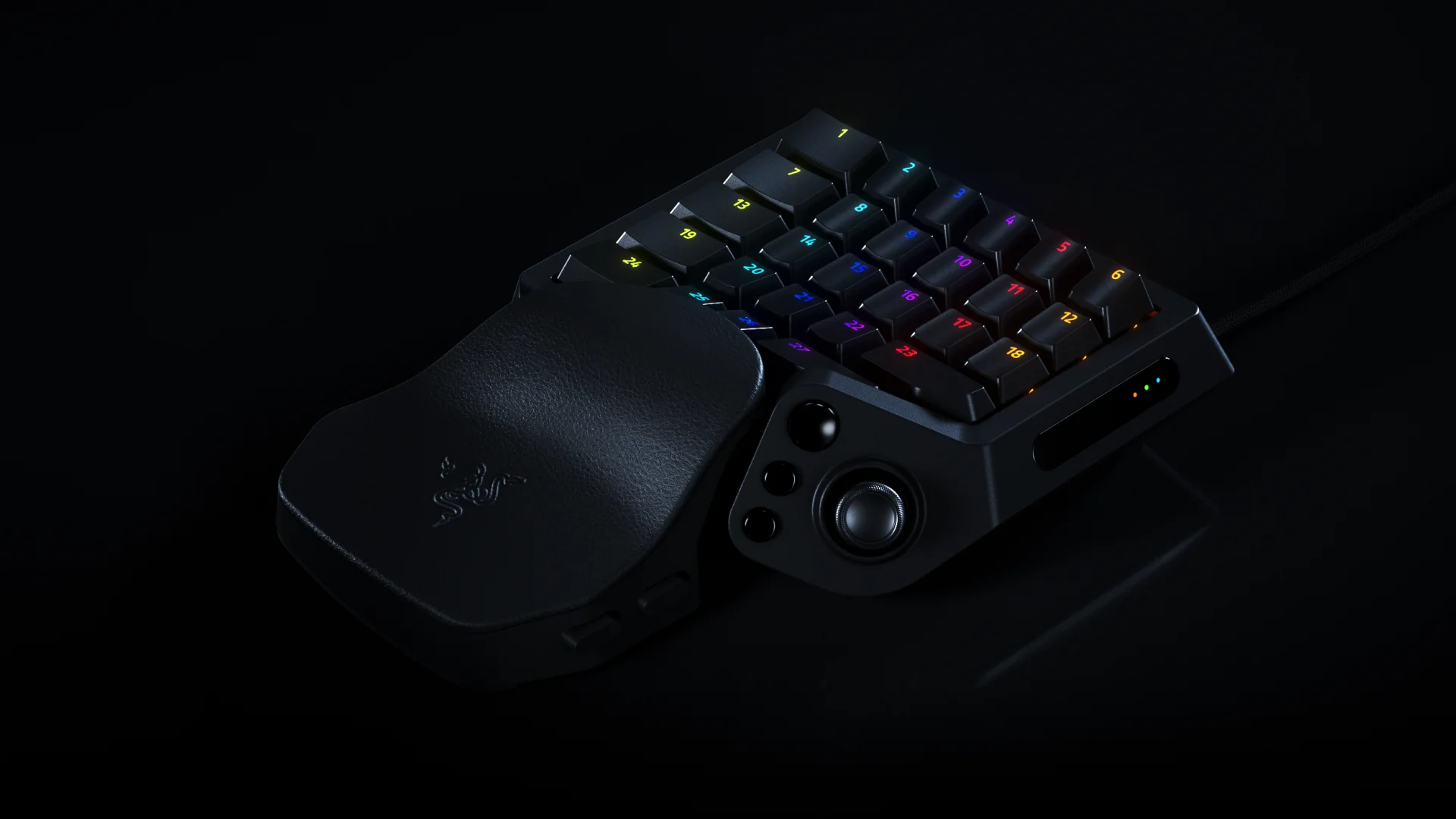 Razer Tartarus V2 Proの本体とリストレスト