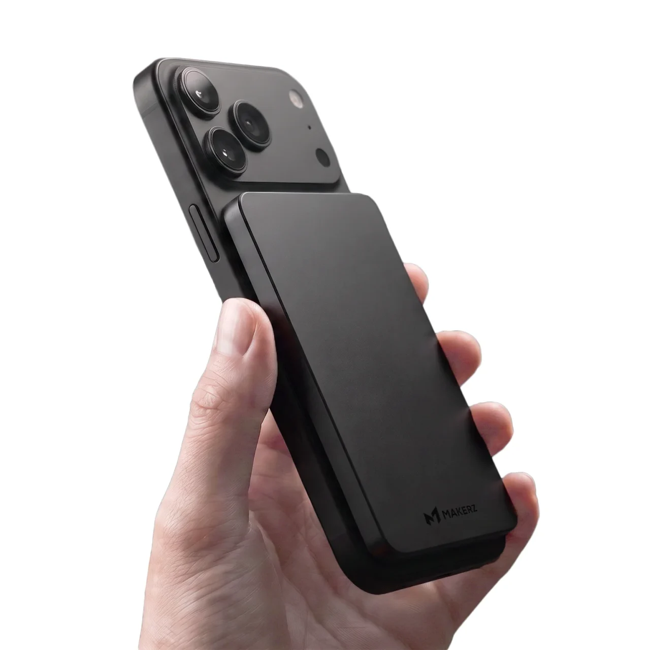 SOLIDZ Power Bank Model QTをスマートフォン背面に装着した様子
