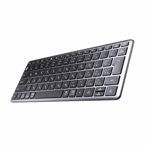 斜め上から見たテンキーレスのコンパクトなワイヤレスキーボード