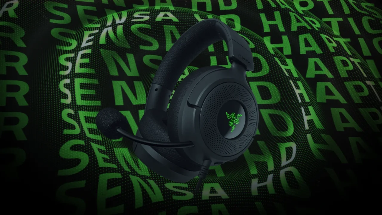Razer Kraken V4 X Sensa HD Haptics Editionの黒いヘッドセット