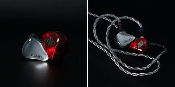 コラボイヤホンの本体とケーブルが接続された状態のクローズアップ