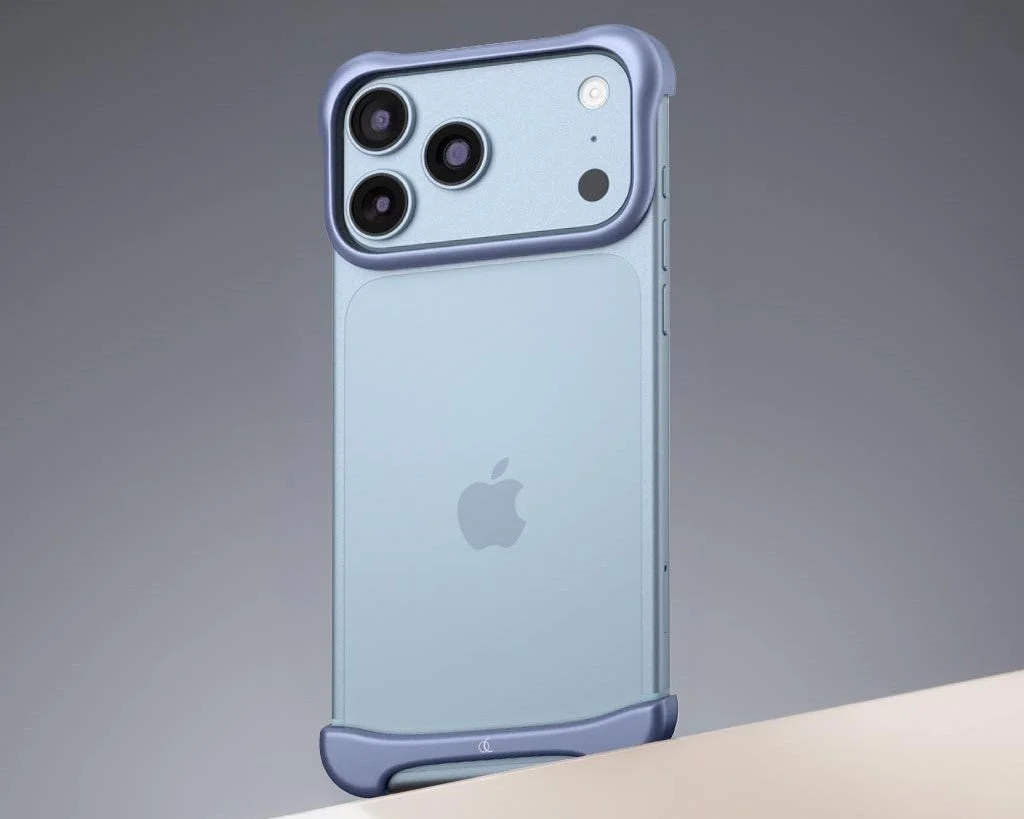 iPhone 18 Pro用バンパーケース「Arc Pulse」マットライトブルーの背面装着例