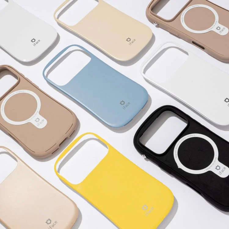 iFace First Classのスマホケースを複数色で並べた写真