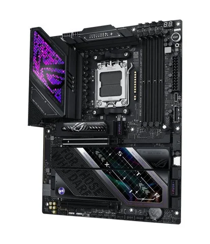 ROG STRIX X870E-E GAMING WIFI7 NEOの別角度の全体像