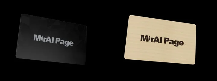 黒と木製のMirAI Page NFCカード2枚