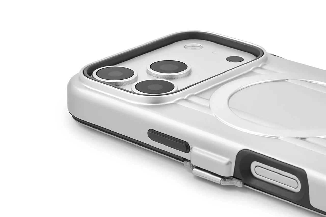 ZERO HALLIBURTON iPhone 18 Pro対応ケースのカメラと側面ボタンのクローズアップ