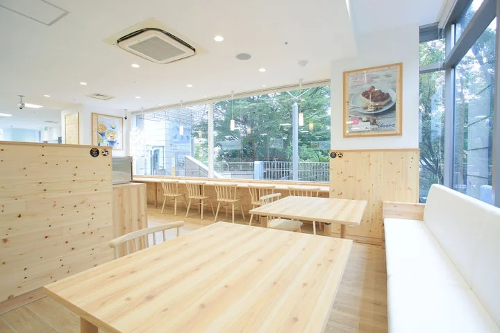Picard店舗内のイートインコーナー