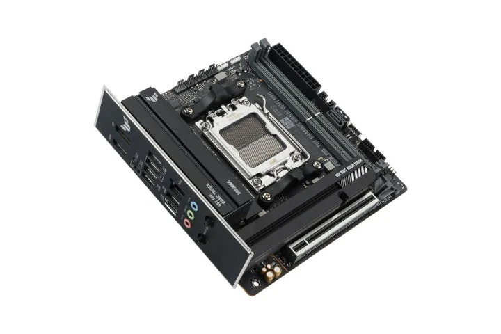 マザーボードの斜め上からの全体ショット