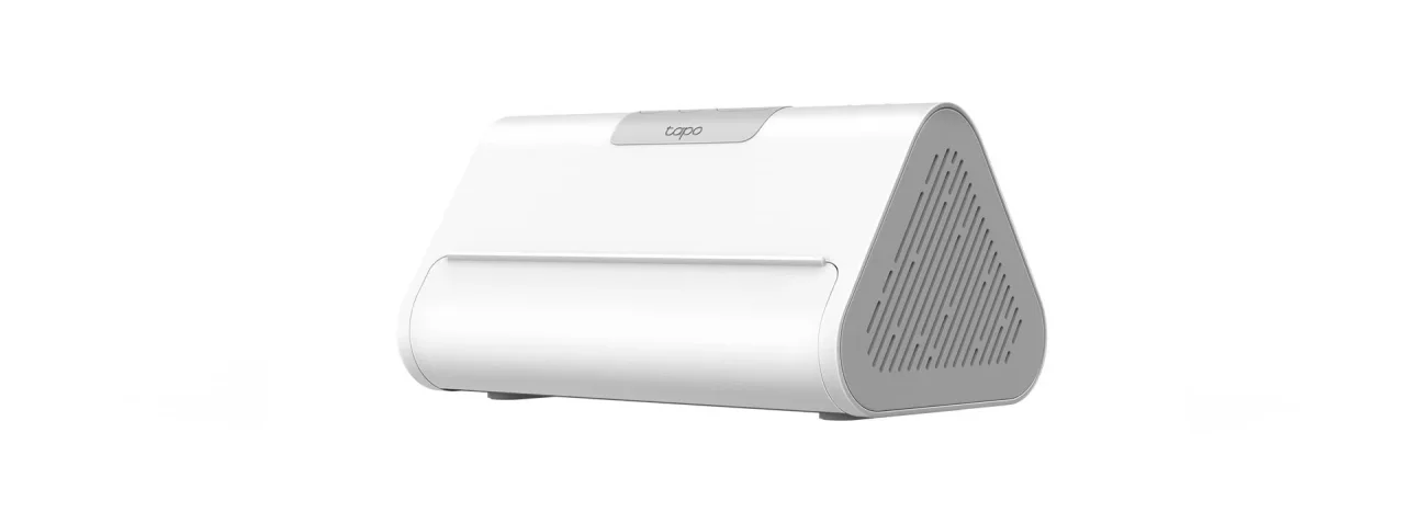 Tapo H500の白い本体。側面にグリル、上部にtapoロゴ