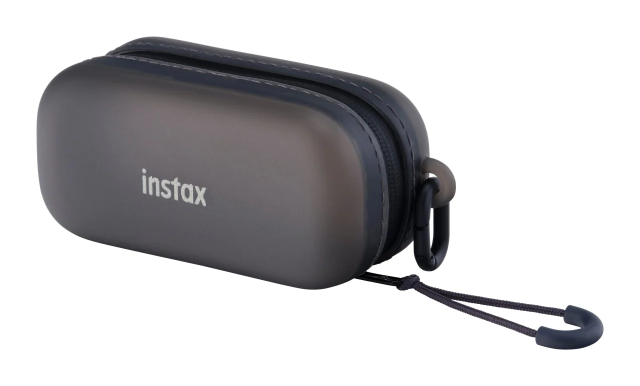 instax Pal 2用カメラケース（ブラック）の黒いハードケース