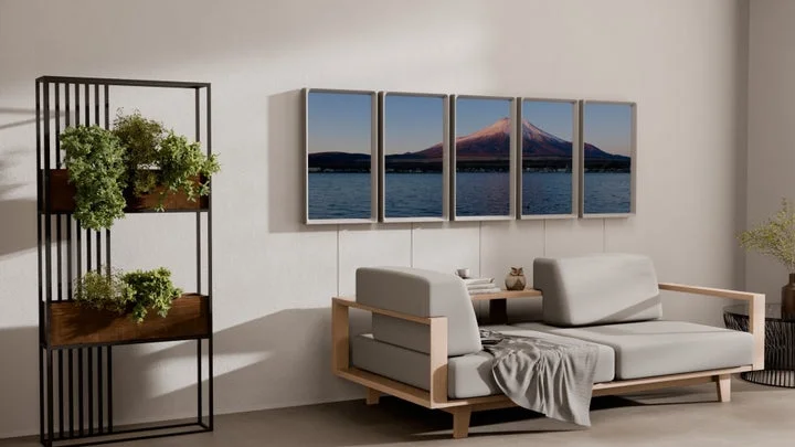 5台のAtmoph Window Yoを並べて富士山の風景を表示しているリビング