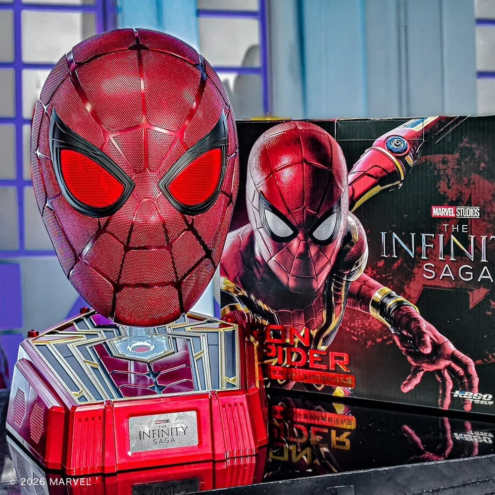 アイアン・スパイダー ウェアラブルヘルメットとパッケージ