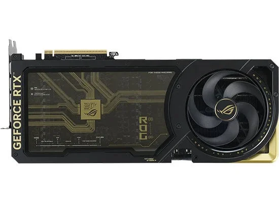 ROG-ASTRAL-RTX5090-P32G-EDITION20の背面。透明ガラス製バックプレートとファンが確認できる。