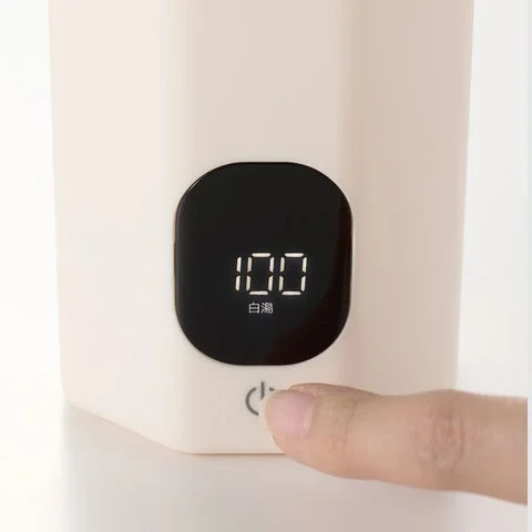 ポータブルケトルの操作パネル（100℃表示）