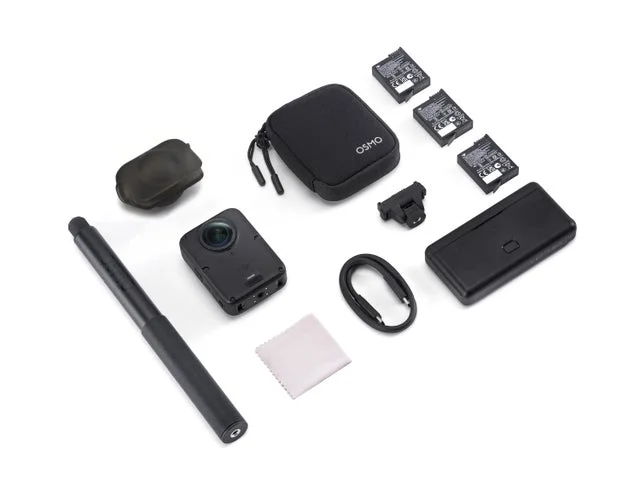 Osmo 360 II本体、バッテリー3個、充電ケース、セルフィースティック、防水ケース、クランプ、