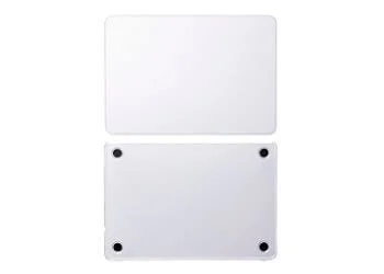 MacBook Neo用ハードシェルカバーの上面と底面