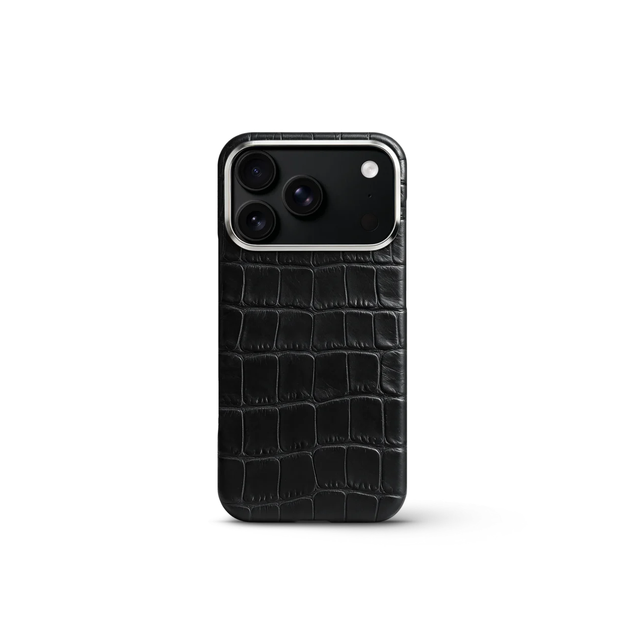 iPhone Case 17/18 - Alligator - Blackの背面。黒いアリゲーターレザーとアルミフレーム。