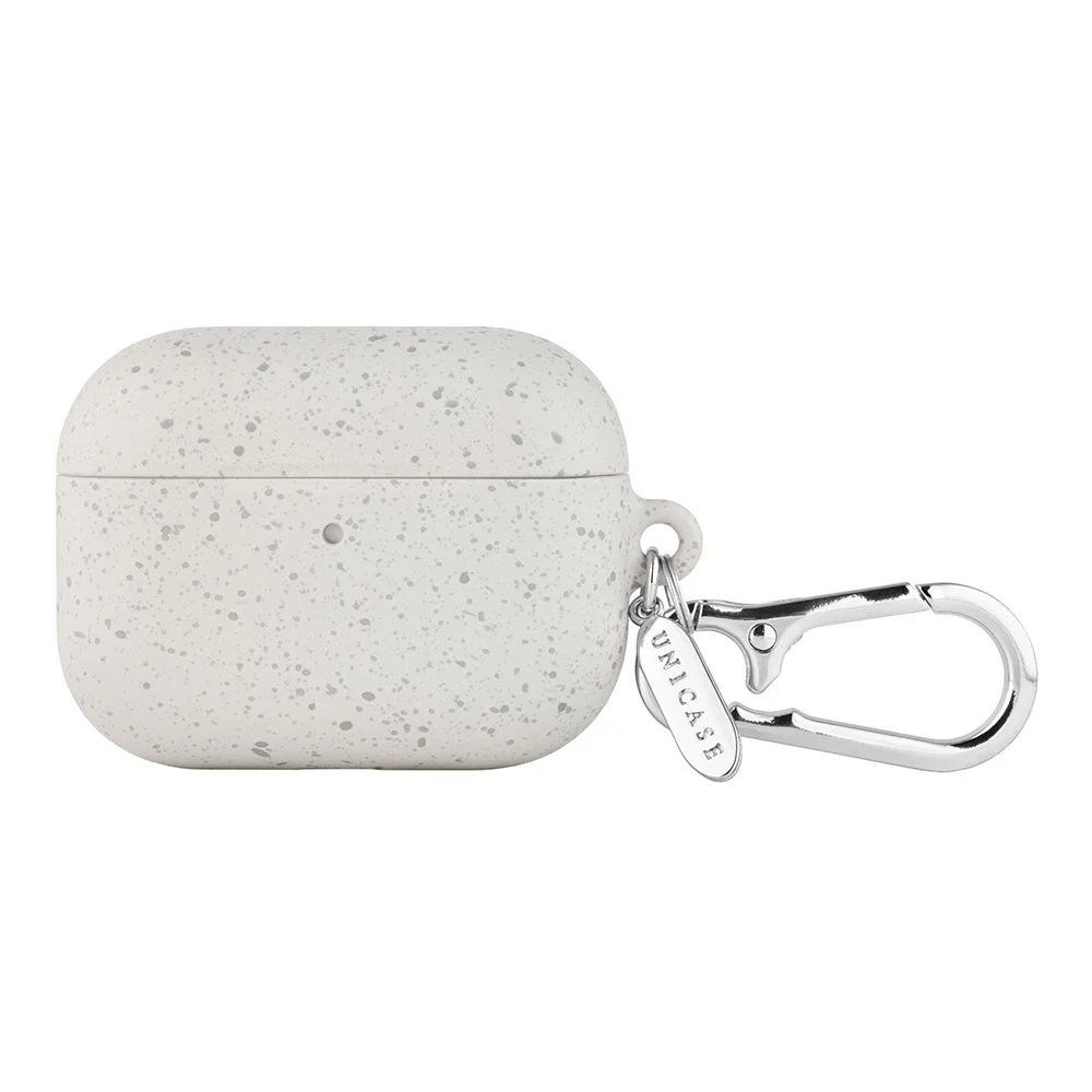 Stone AirPods Pro 3 Caseのグレーカラー。石のような斑点模様のケースに、UNICASE刻印のメタルカラビナが付属しています。