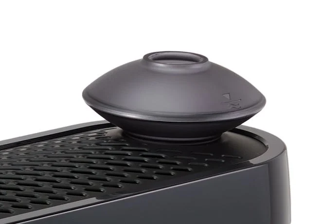 ヒーター本体の上部に置かれたアロマボウルの外観