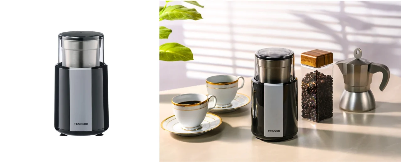 コーヒーミルTEC-A01LMの製品写真と、コーヒーカップや豆などと共に置かれた利用シーン