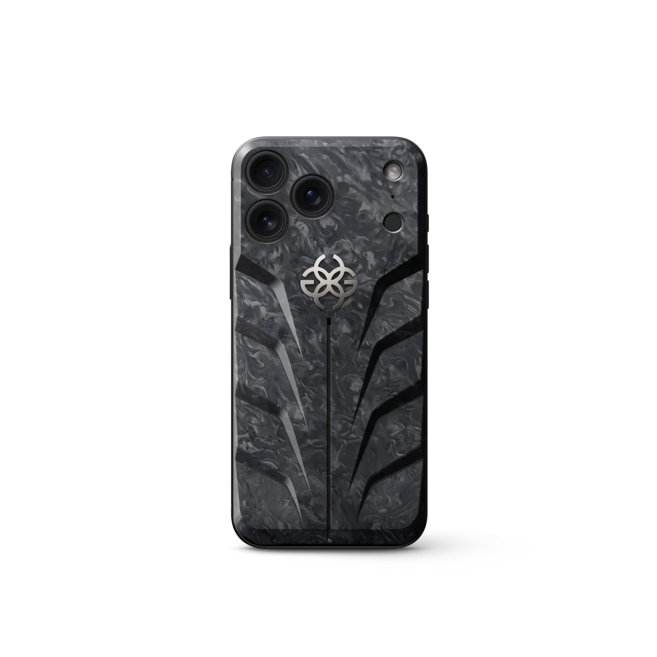 RSC18 Magnetic Shield CarbonのiPhoneケース。カーボン調の背面にGCエンブレム